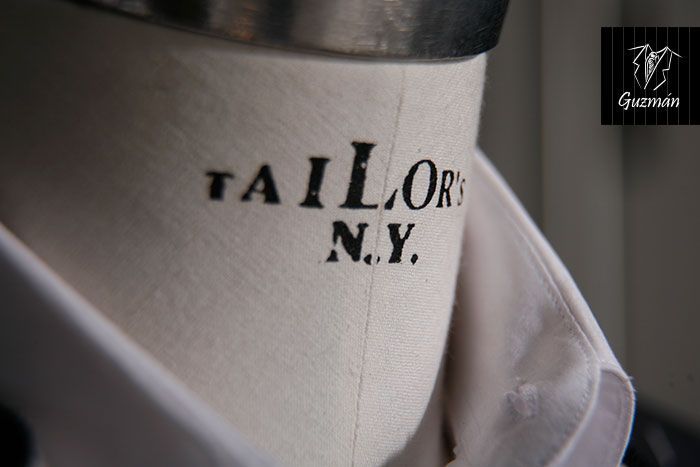 TRAJES DE NOVIO PARA BODAS EN LA PLAYA