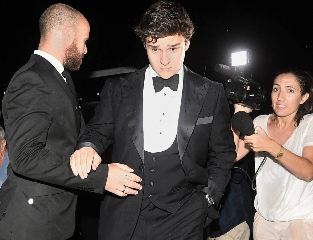 Smoking para puestas de largo, el estilo escogido por Felipe de Marichalar