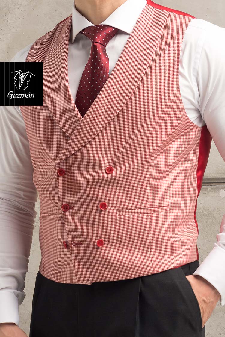 Nuevos chalecos para novio: alquiler y venta