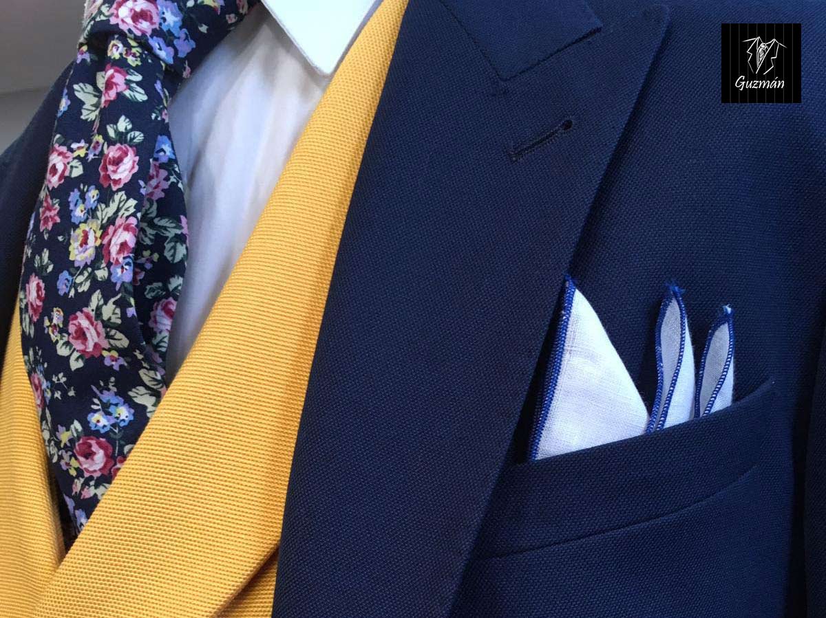 Formas de ponerse un pañuelo de bolsillo en los trajes de etiqueta