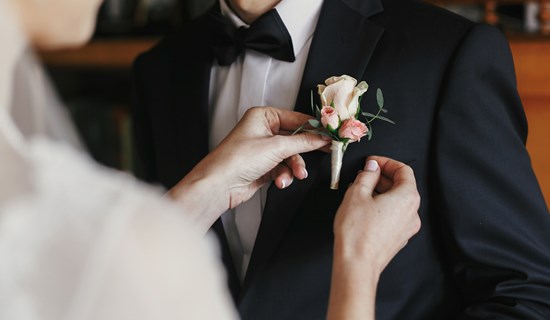 “¿TIENES UNA BODA ESTE OTOÑO? ESTE ES EL LOOK DE INVITADO CON EL QUE ACERTARÁS”