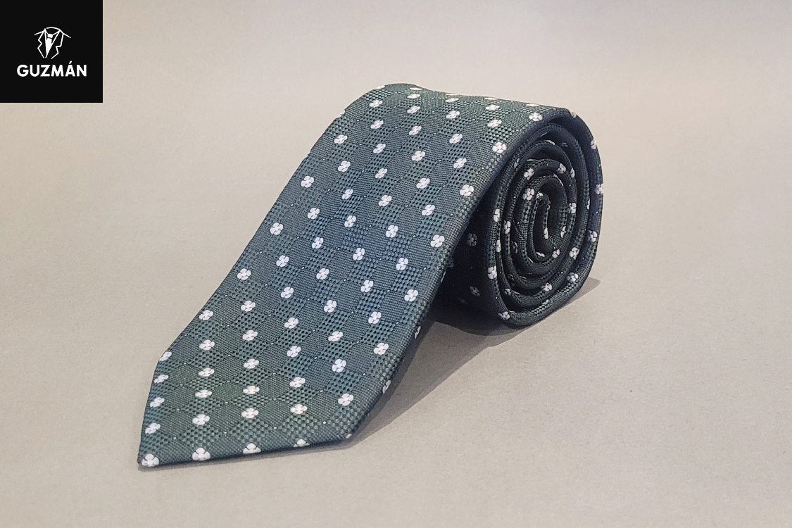 Corbatas de medallones, flores y paisley